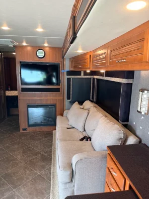 2015 FLEETWOOD SOUTHWIND photo 46