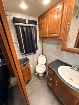 2015 FLEETWOOD SOUTHWIND photo 31