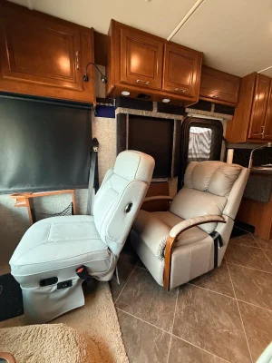 2015 FLEETWOOD SOUTHWIND photo 25