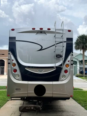 2015 FLEETWOOD SOUTHWIND photo 10