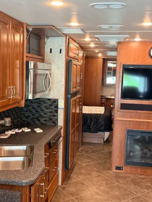 2015 FLEETWOOD SOUTHWIND photo 37