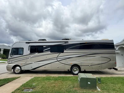 2015 FLEETWOOD SOUTHWIND photo 9