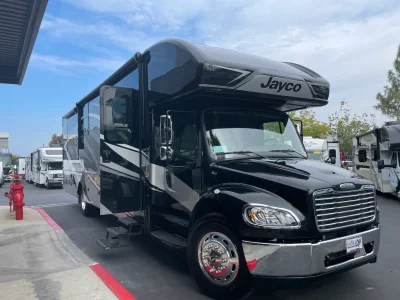 2022 JAYCO SENECA photo 5