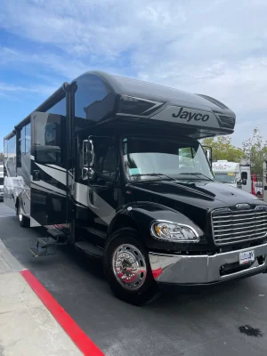 Used 2022 Jayco Seneca 37K