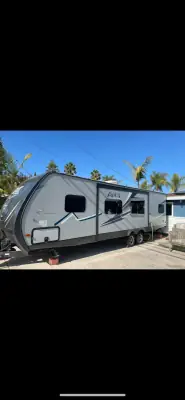 2018 COACHMEN APEX ULTRA LITE photo 2