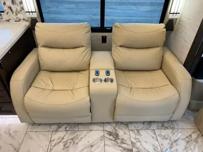 2026 Tiffin Motorhomes Allegro BUS photo 7