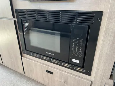 2026 Grand Design Lineage Series M photo 12