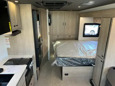 2026 Grand Design Lineage Series M photo 5