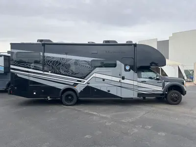 2027 Thor Motor Coach Magnitude photo 27