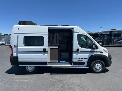 2027 Winnebago Solis Pocket photo 19