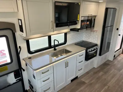 2027 Entegra Coach Odyssey photo 10