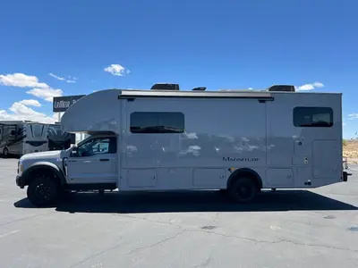 2027 Thor Motor Coach Magnitude photo 29