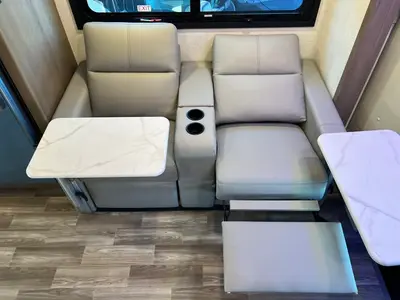 2027 Thor Motor Coach Magnitude photo 7