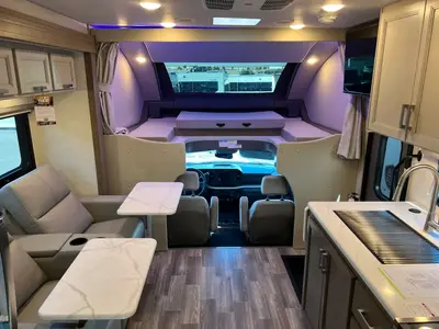 2027 Thor Motor Coach Magnitude photo 3