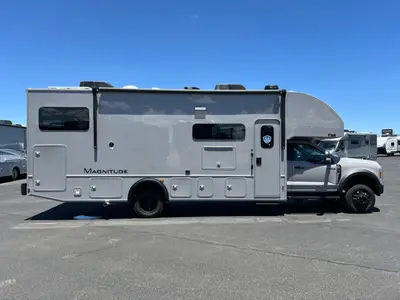 2027 Thor Motor Coach Magnitude photo 27