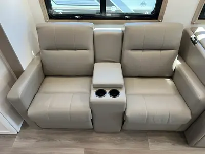 2027 Entegra Coach Odyssey photo 9