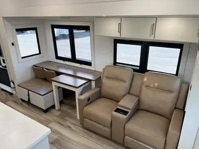 2027 Brinkley Model Z photo 6