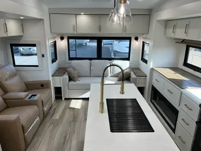 2027 Brinkley Model Z photo 2