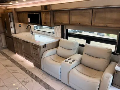 2027 Tiffin Motorhomes Allegro BUS photo 6
