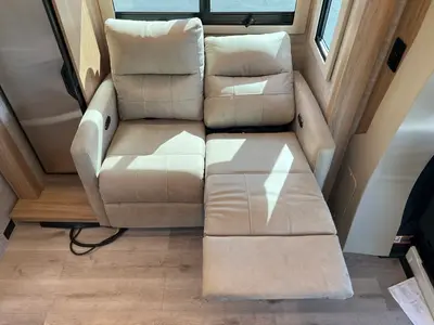 2027 Tiffin Motorhomes Wayfarer photo 7
