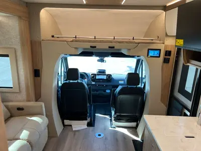 2027 Tiffin Motorhomes Wayfarer photo 3