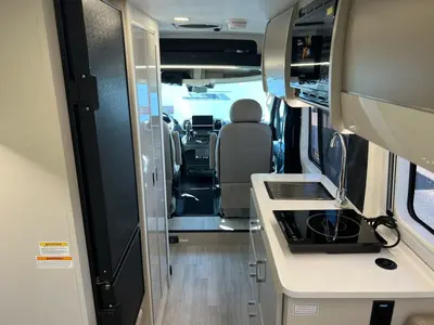 2027 Thor Motor Coach Tellaro photo 3