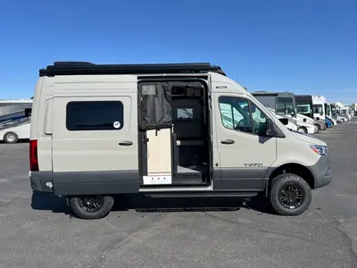 2027 Tiffin Motorhomes GH1 photo 19