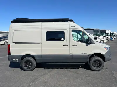 2027 Tiffin Motorhomes GH1 photo 18