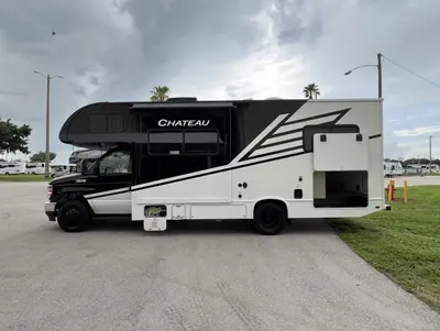 2027 Thor Motor Coach Chateau photo 26