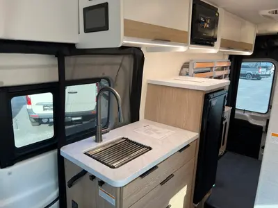2027 Thor Motor Coach Talavera photo 10