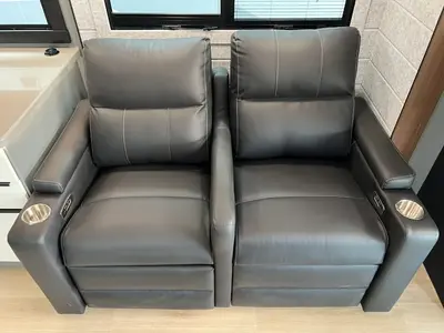 2027 Entegra Coach Accolade XT photo 7