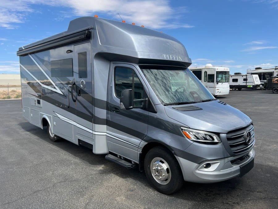 2027 Tiffin Motorhomes Wayfarer exterior