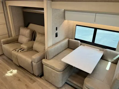 2027 Tiffin Motorhomes Wayfarer photo 6