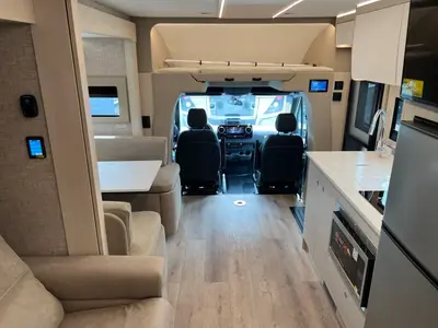 2027 Tiffin Motorhomes Wayfarer photo 3