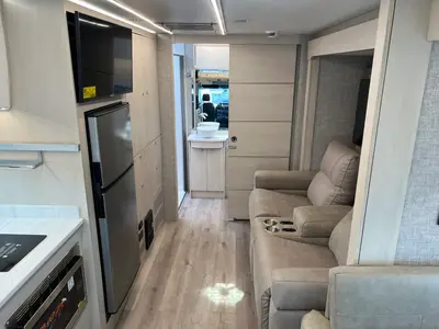 2027 Tiffin Motorhomes Wayfarer photo 5