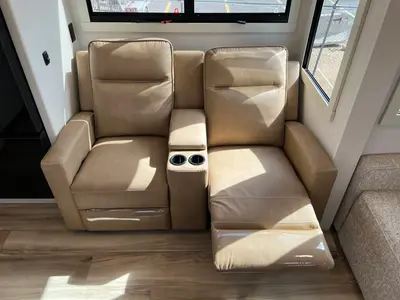 2027 Brinkley Model I photo 7