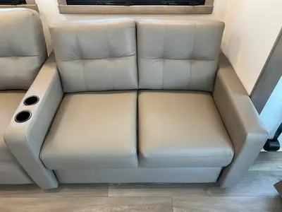 2027 Entegra Coach Vision XL photo 7