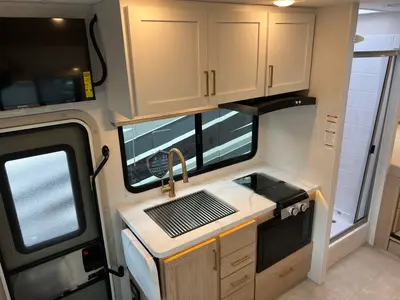2027 Thor Motor Coach Chateau Sprinter photo 9