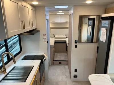 2027 Thor Motor Coach Chateau Sprinter photo 5