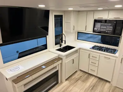 2027 Brinkley Model I photo 9