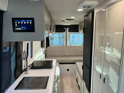 2027 Thor Motor Coach Tellaro photo 4