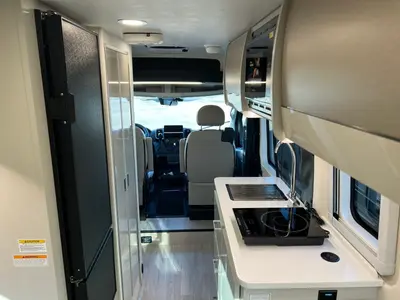 2027 Thor Motor Coach Tellaro photo 3