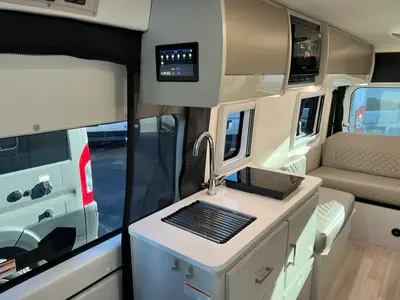 2027 Thor Motor Coach Tellaro photo 9