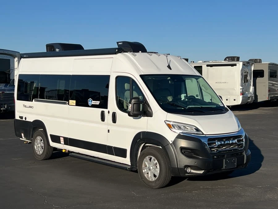 2027 Thor Motor Coach Tellaro exterior