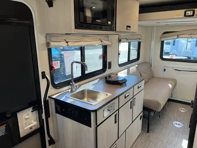 2027 Winnebago Resa IUH19DC photo 10