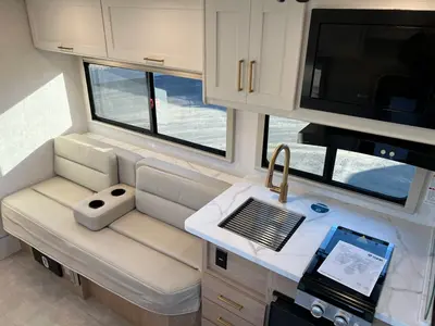 2027 Thor Motor Coach Chateau photo 7