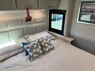 2027 Fleetwood Bounder photo 23