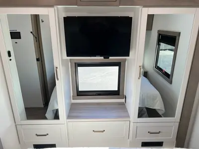 2027 Entegra Coach Vision XL photo 28