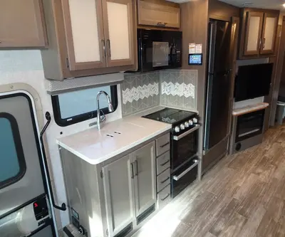 2023 Thor Motor Coach Hurricane photo 11