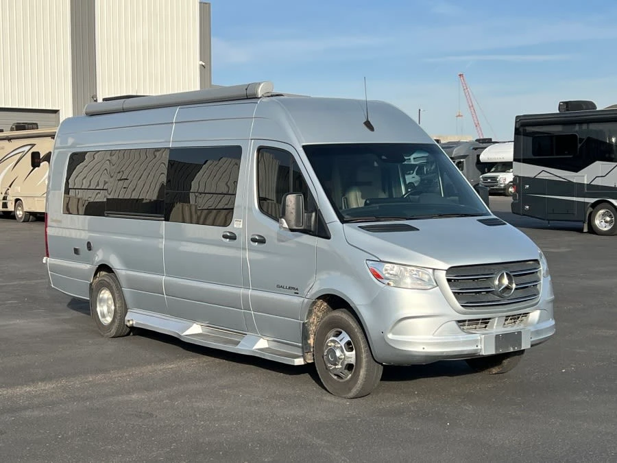 2020 Coachmen Galleria exterior
